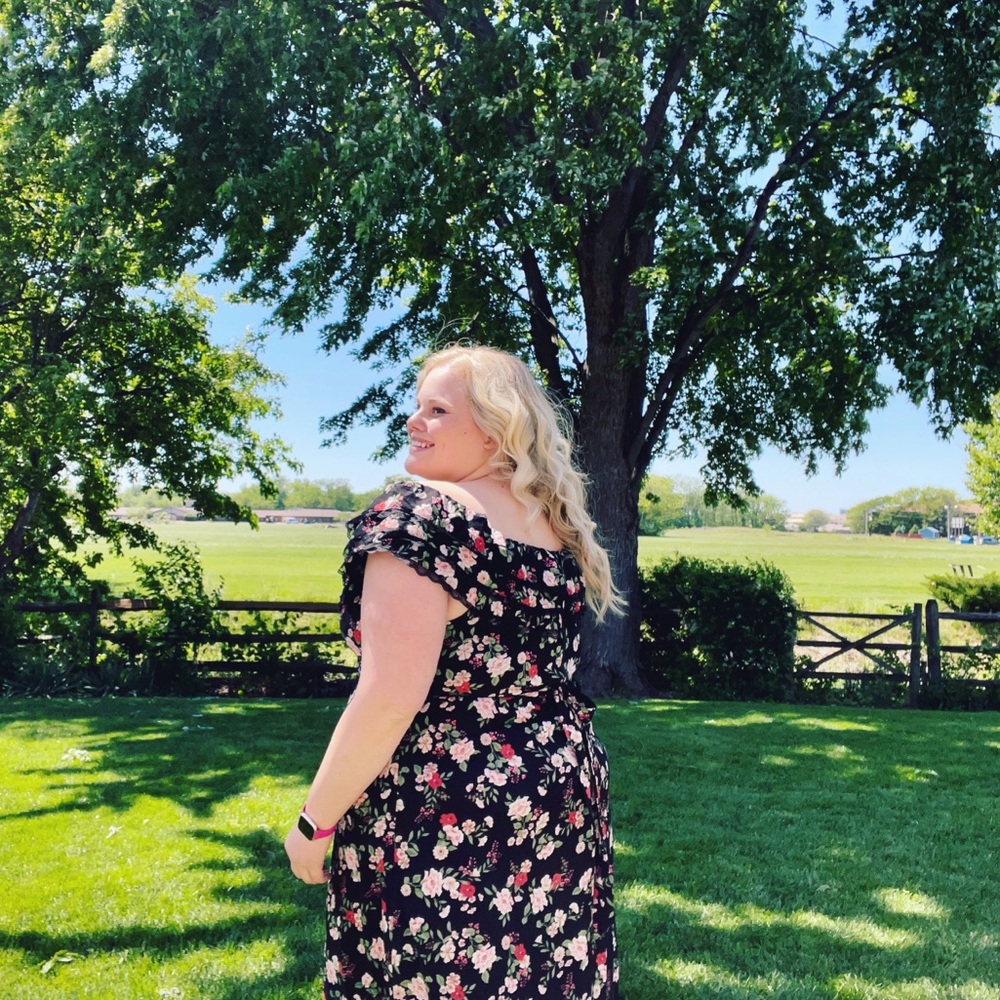 Meet your Posher, Lena